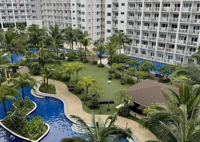 Azren's Oasis Moa Pasay Pool View